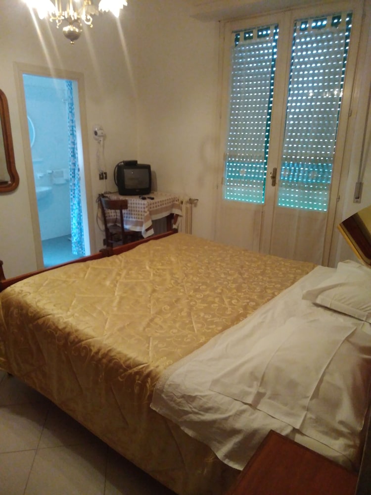 Standard Single Room photo 2