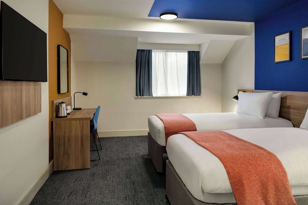 Room (Standard Twin) - Photo 5