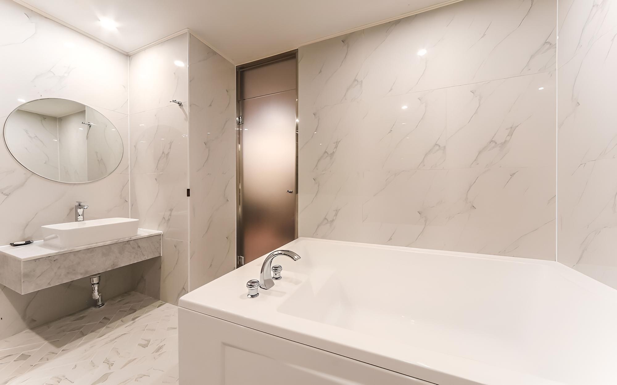 Room (Deluxe (free Netflix viewing (bathtub) - Photo 7