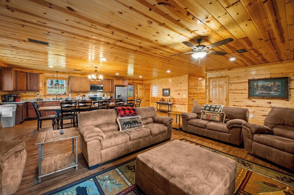 Cabin, Multiple Beds, Hot Tub, Garden View (Smoky Cove Dream)