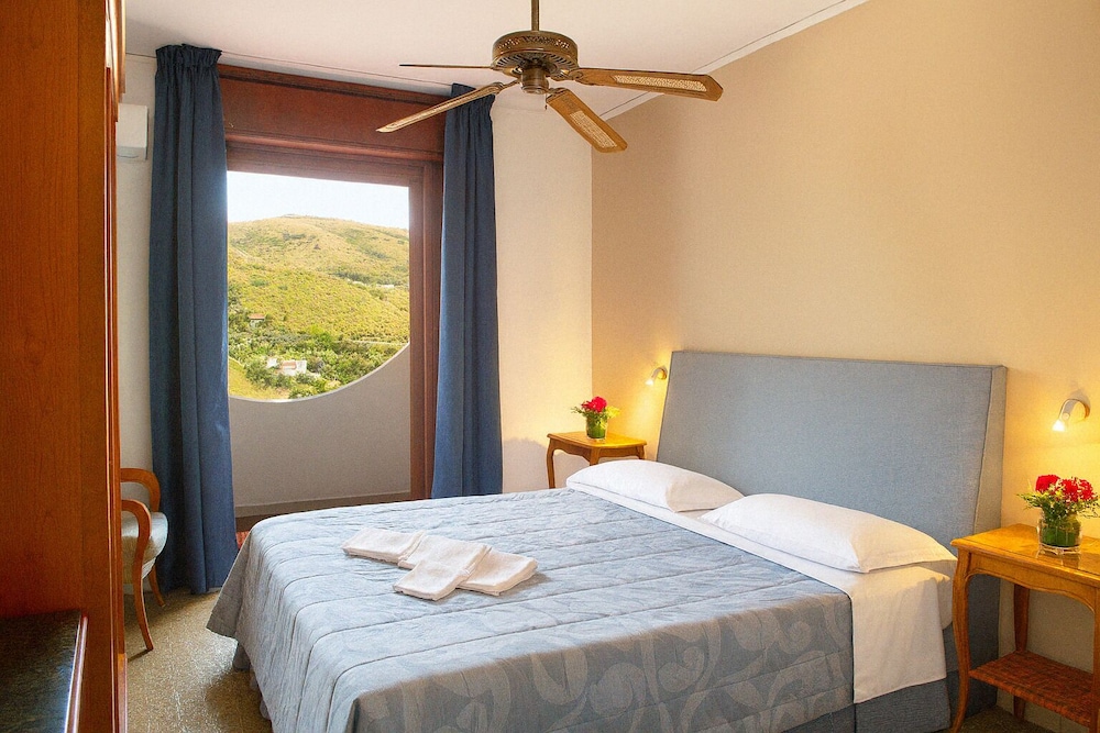 Matrimoniale Comfort Vista Collina con Balcone