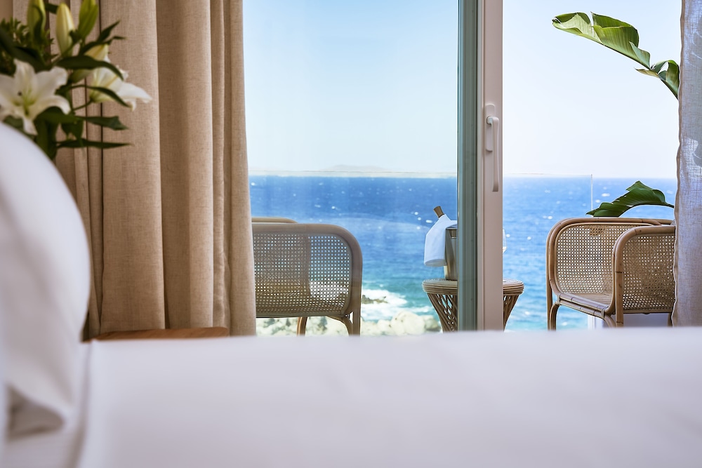 Superior Room, Sea View - Photo 3