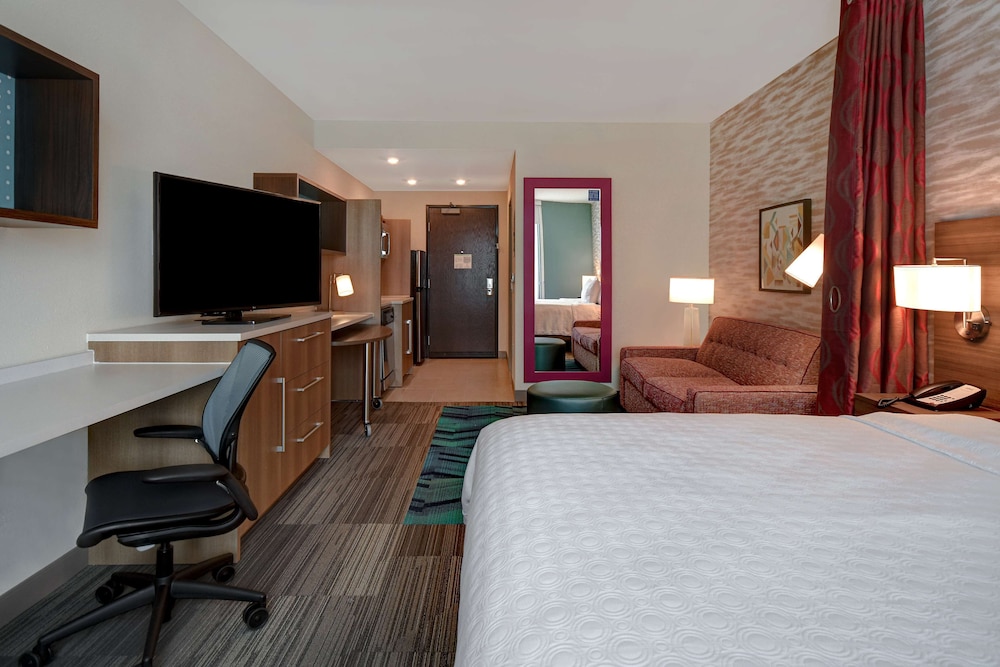 Studio Suite, 1 King Bed, Non Smoking - Photo 1