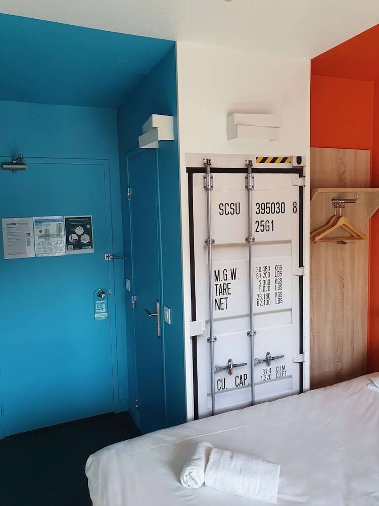 Standard Room, 2 Twin Beds - Photo 2