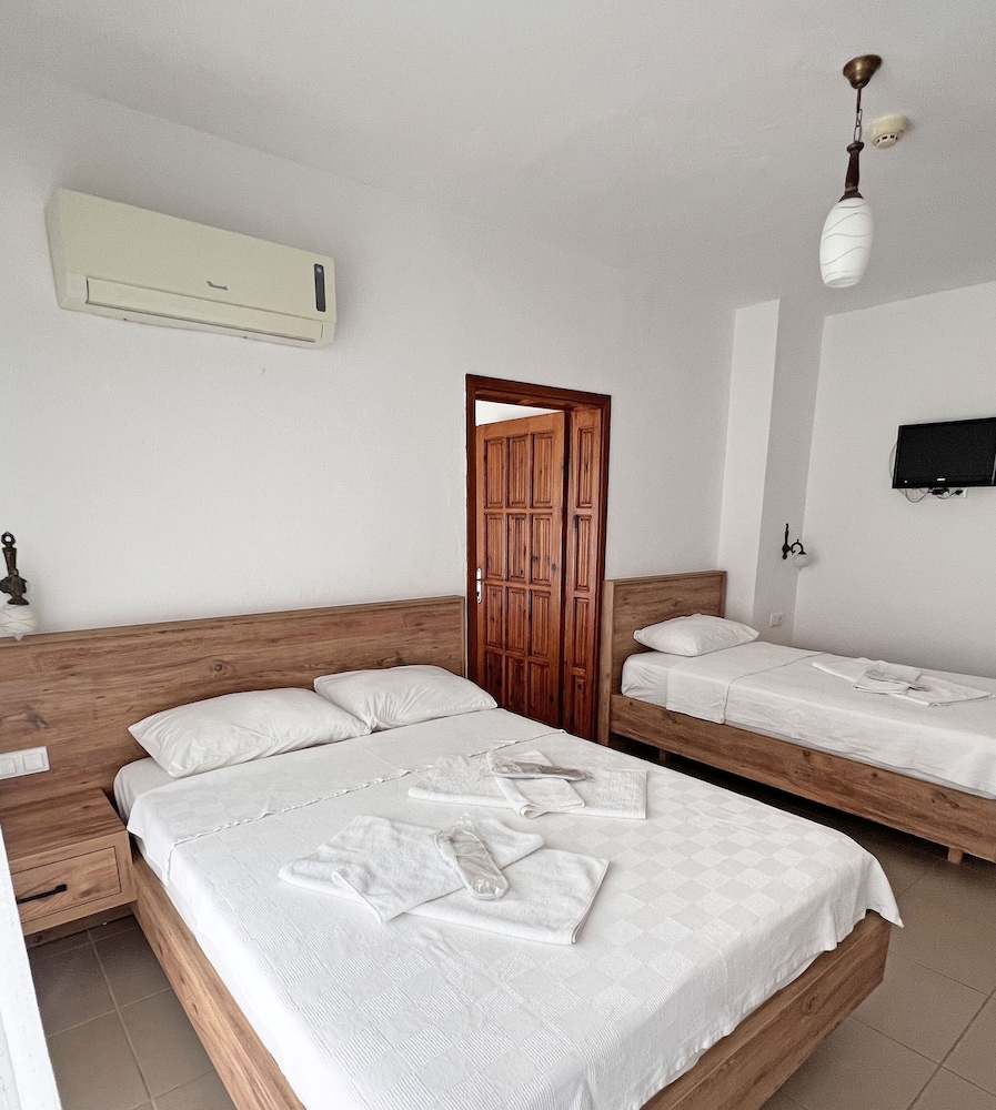 Standard Double Room photo 3