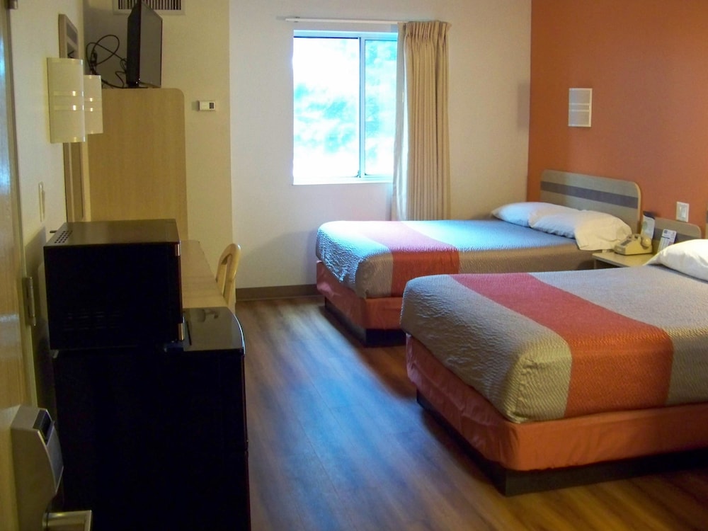 Standard Room, 2 Double Beds, Non Smoking photo 1