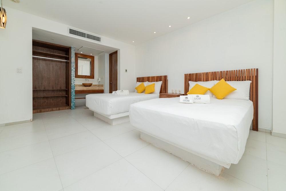 Standard Double or Twin Room, Pool Access
