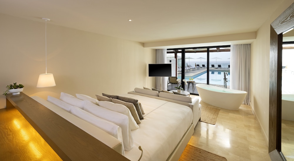 The Reserve Suite Ocean Front Swim Up - Photo 1