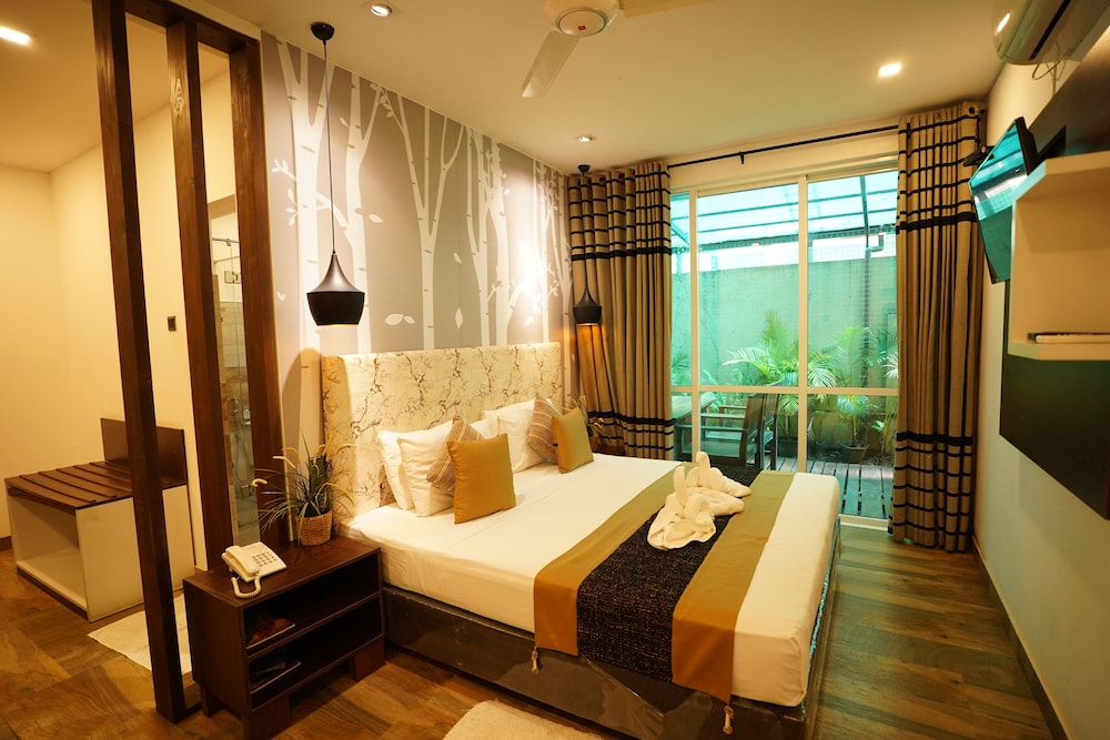 Luxury Suite, Balcony