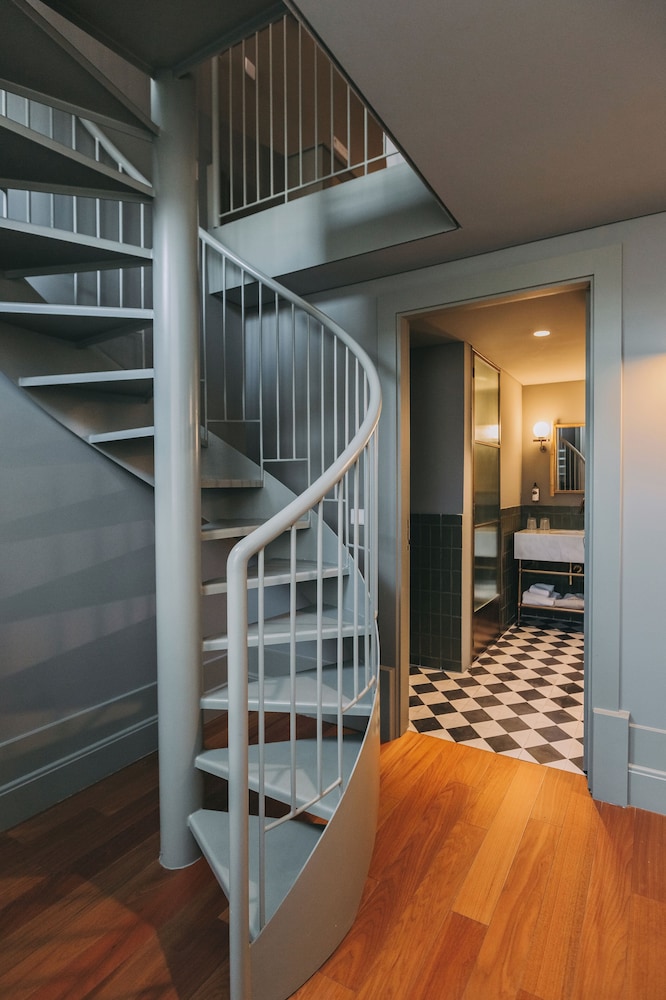 Mezzanine - Photo 4