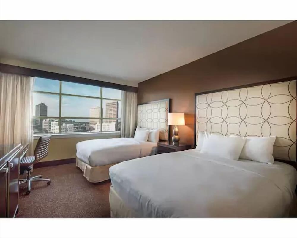 2 Double Beds, Accessible, City View - Photo 3
