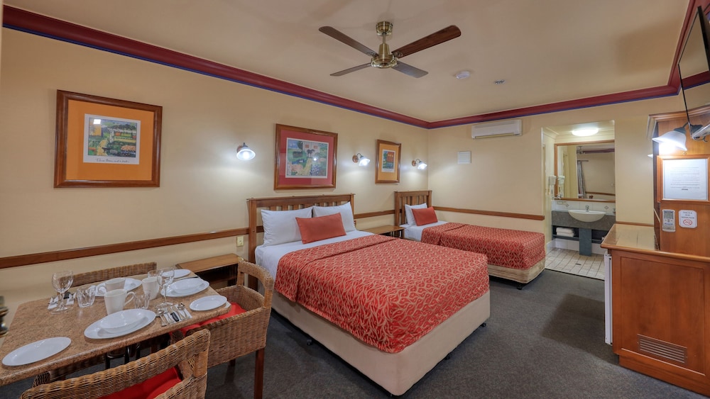 Deluxe Room, Multiple Beds, Non Smoking