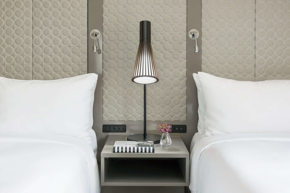 Skyline Studio, 2 Double Beds thumbnail 5