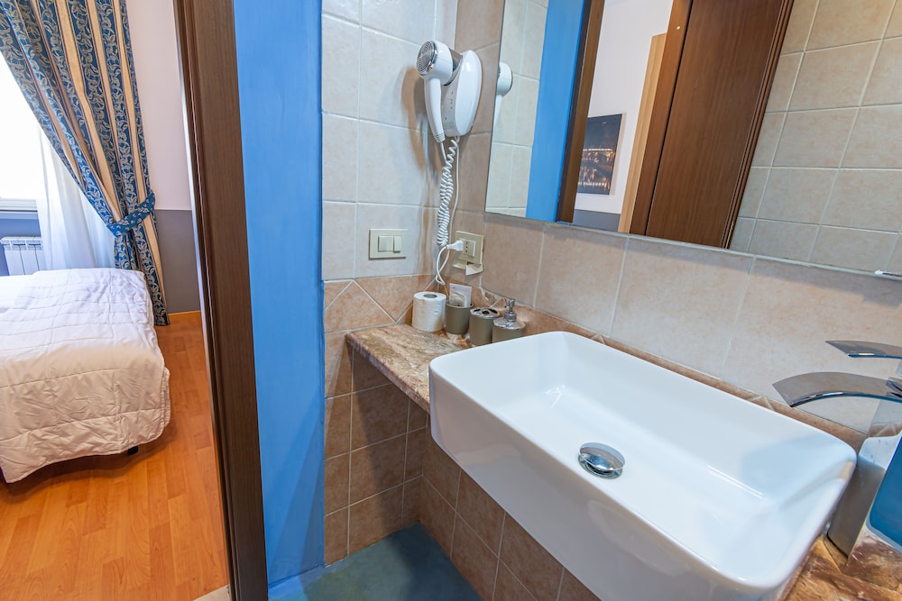 Deluxe Suite, 2 Bedrooms, 2 Bathrooms, City View photo 3