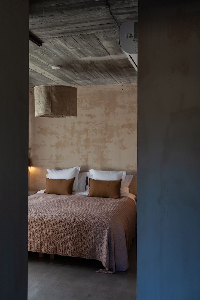 Superior Studio Suite, 1 Queen Bed with Sofa bed, Balcony, Sea View