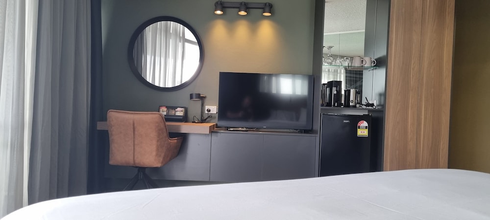 Standard Queen Room - Photo 9