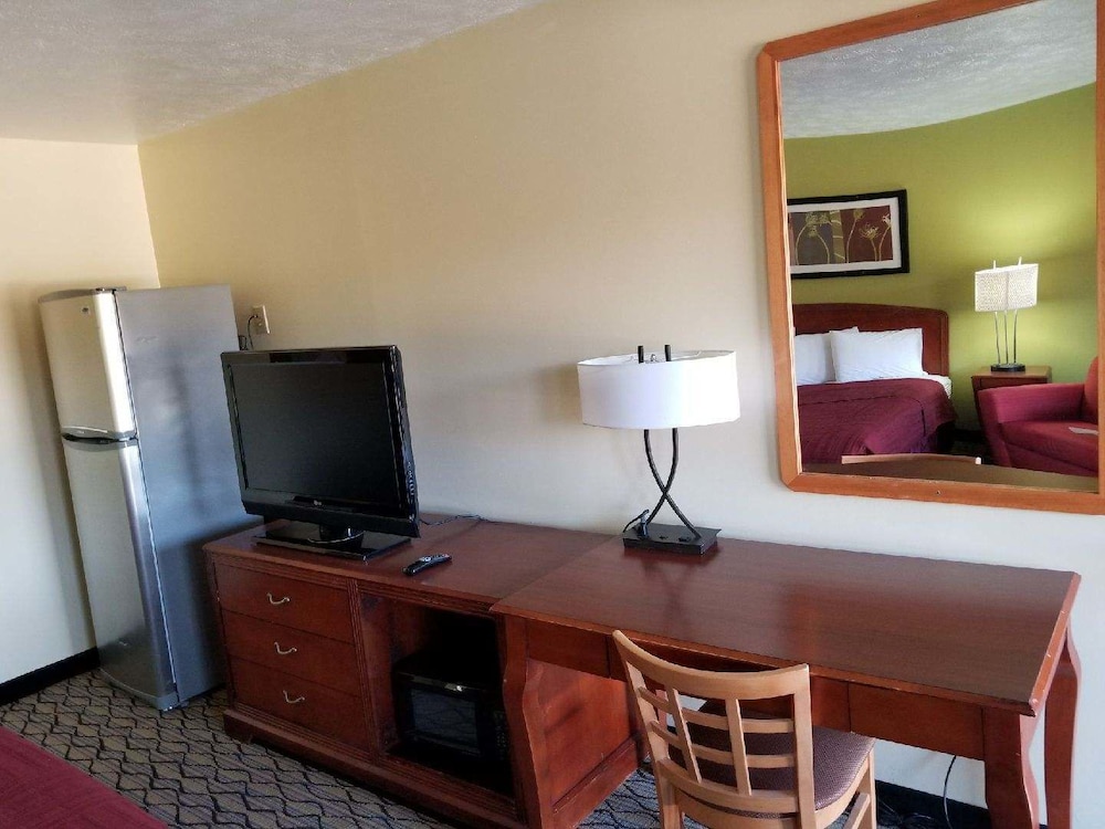 Standard Room, 1 King Bed photo 3
