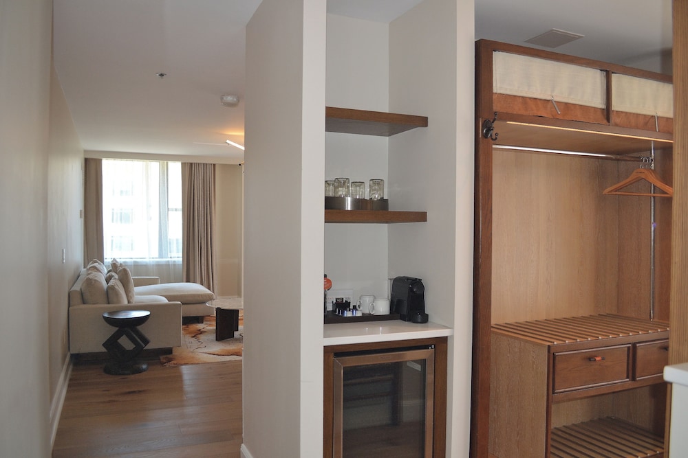 Premium Suite, 1 Bedroom - Photo 4