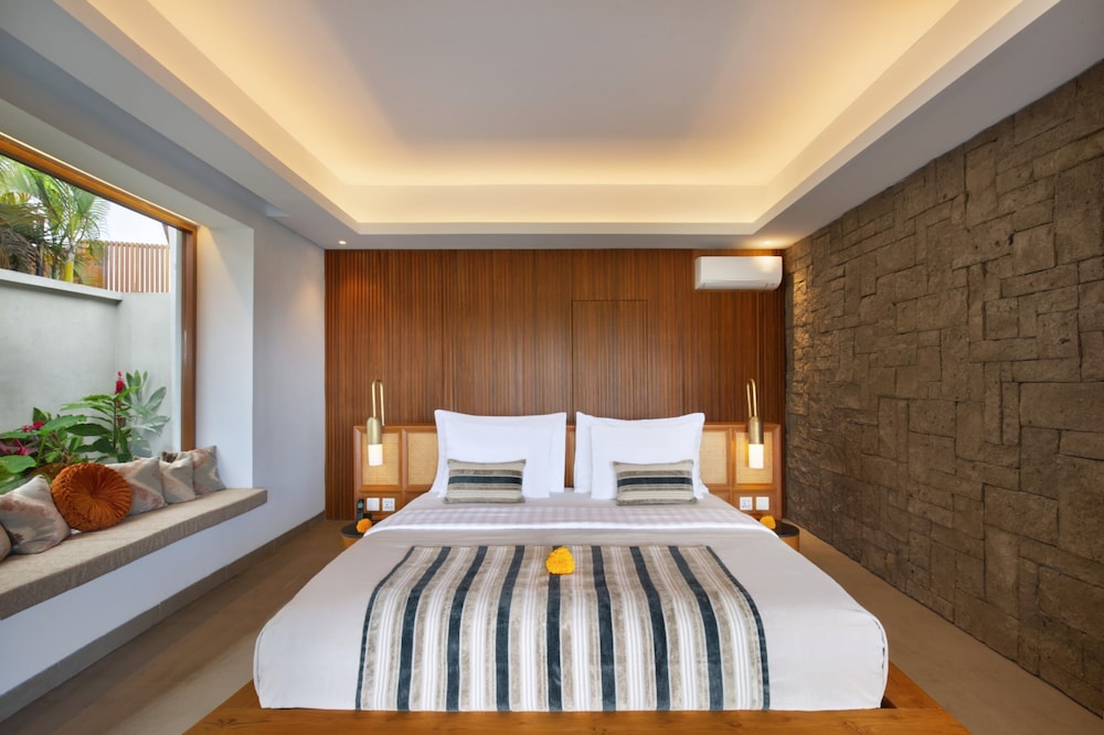 Grand 2 Bedroom Private Pool Villa with Ricefield View - Photo 4