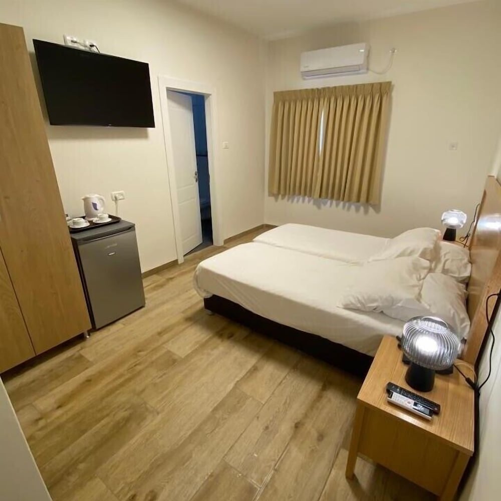 Standard Double or Twin Room, Non Smoking - Photo 1