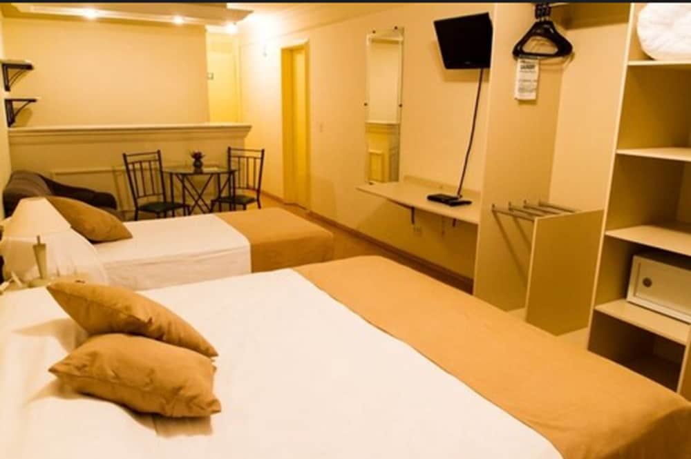 Deluxe Triple Room, City View photo 3