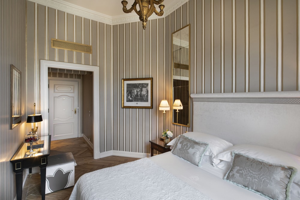 Deluxe Double or Twin Room (Helvetia) - Photo 7