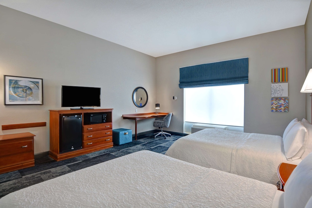 Room, 2 Queen Beds, Accessible, Non Smoking - Photo 4