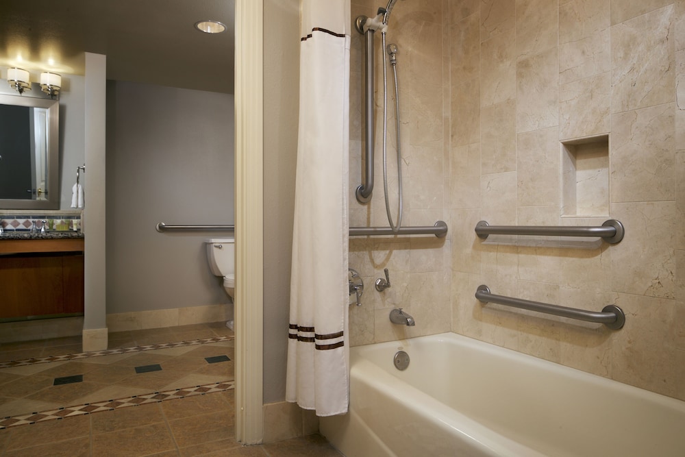 Suite, 1 King Bed, Accessible, Kitchen (Mobility & Hearing)