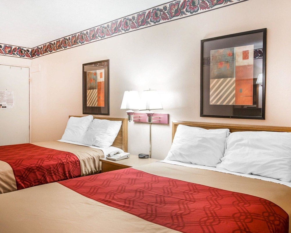 Standard Room, 2 Double Beds, Smoking photo 2