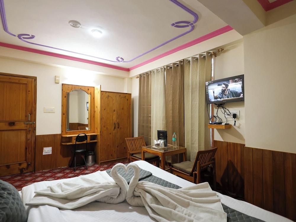 Deluxe Double Room, 1 King Bed, Terrace, Garden View