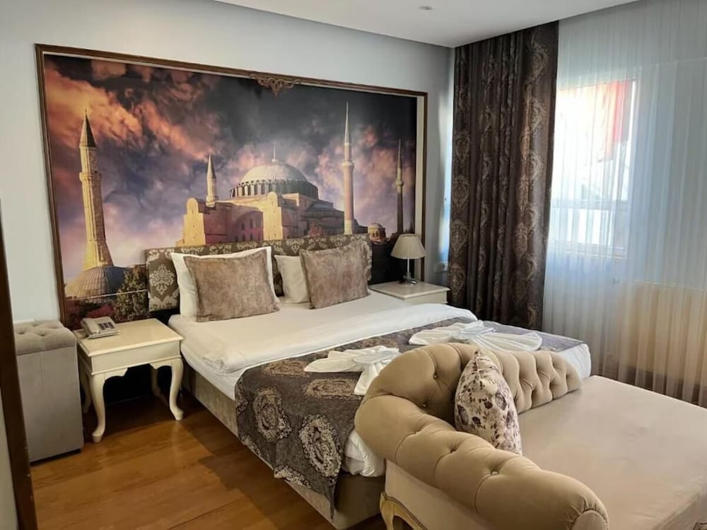 Deluxe Triple Room photo 3