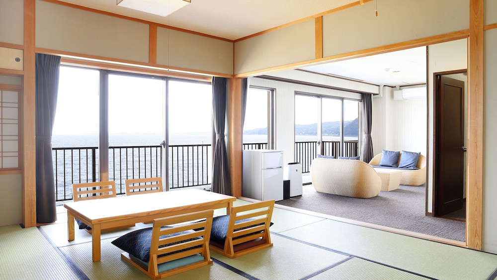 Superior Japanese-Western-Style-Room holds 6 people(Sea Side) - Indoor Bath - Non-Smoking photo 1