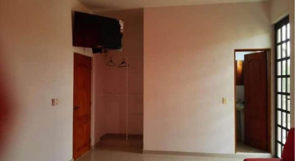 Basic Double Room, 1 Double Bed photo 2