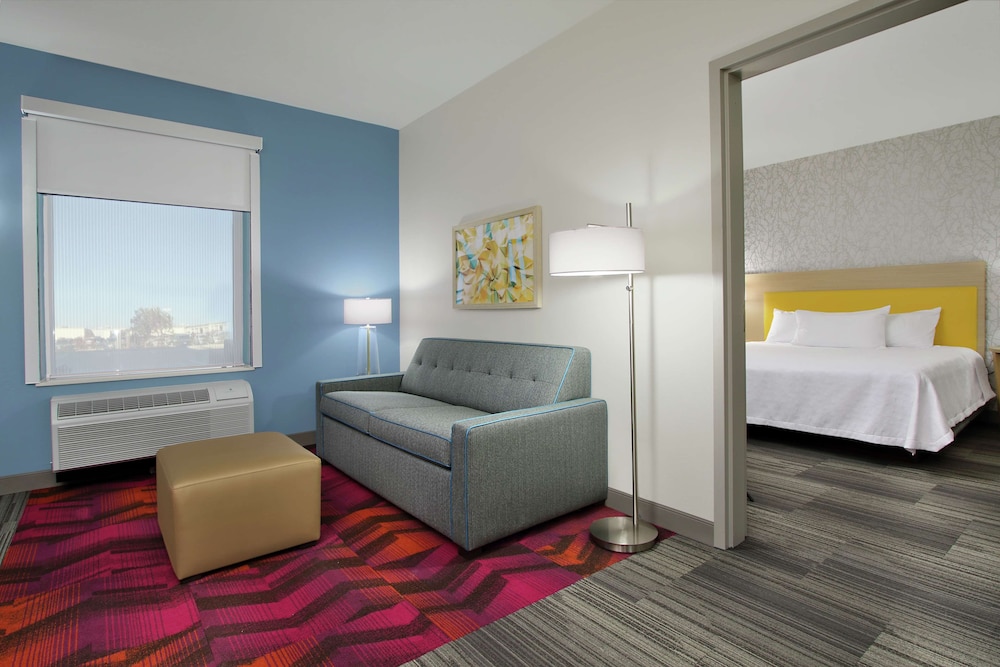 Suite, 1 King Bed, Accessible, Bathtub (Mobility & Hearing) - Photo 1