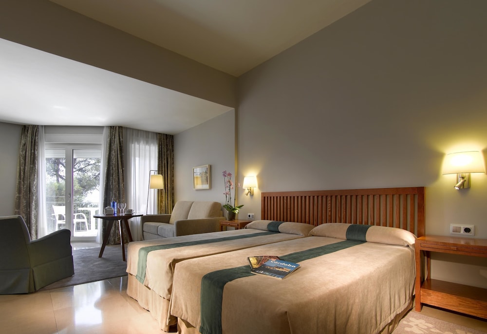 Standard Twin Room (3 adults) photo 3