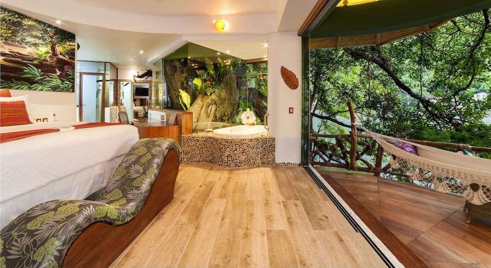 Jungle Love Nest-ocean View