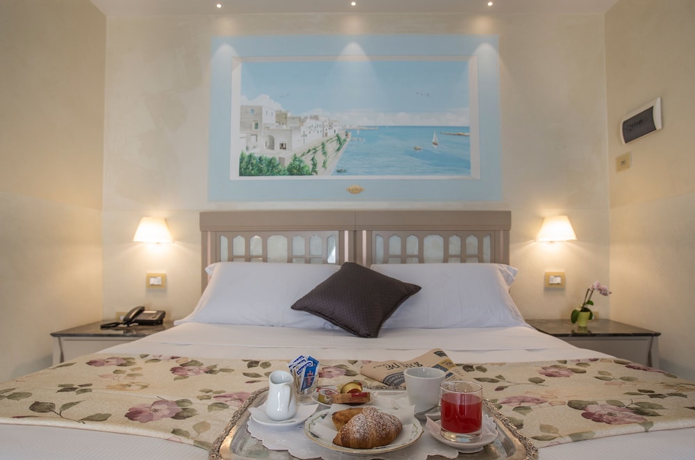 Standard Single Room, 1 King Bed photo 2