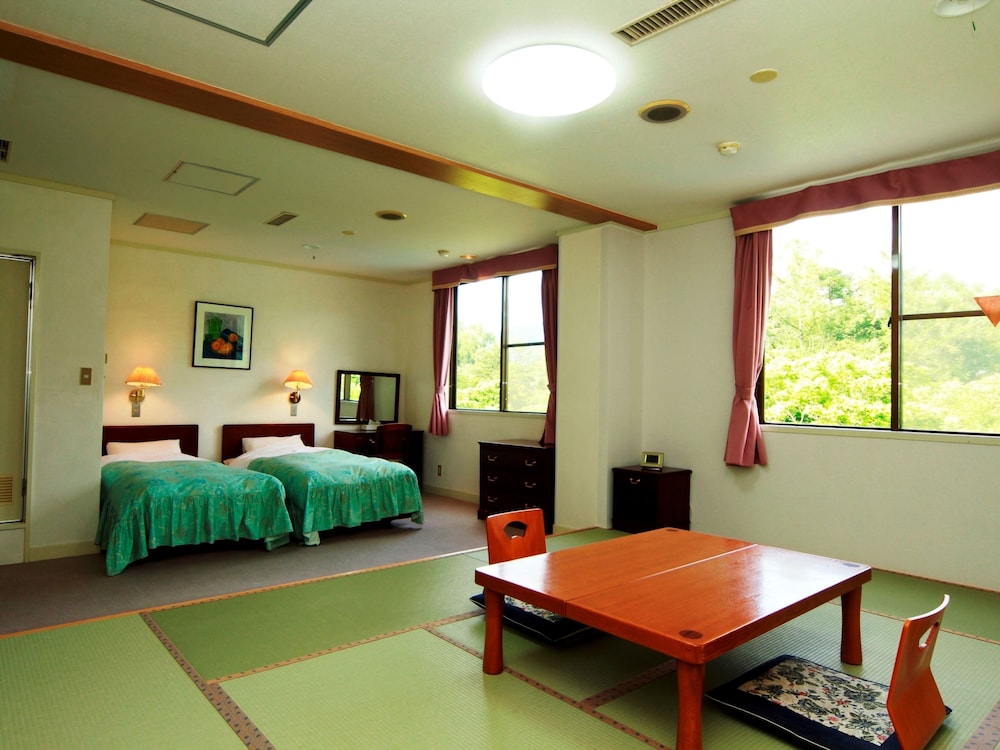 Japanese Western Style Family Room photo 3