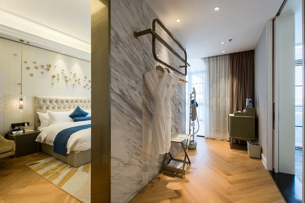 Deluxe Lake View Boutique Double Room