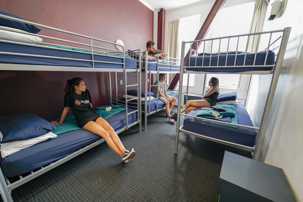 Shared Dormitory, Ensuite (6 beds) photo 1