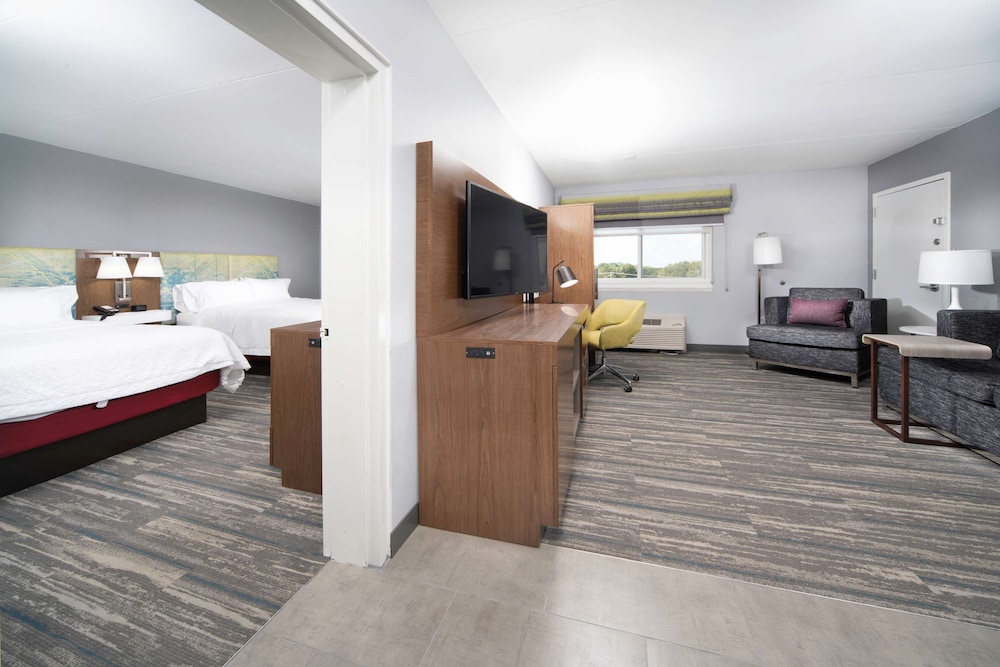 Suite, 2 Queen Beds, Non Smoking photo 3