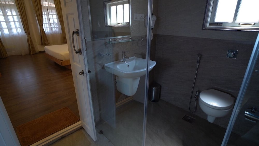 Deluxe Room - Photo 5