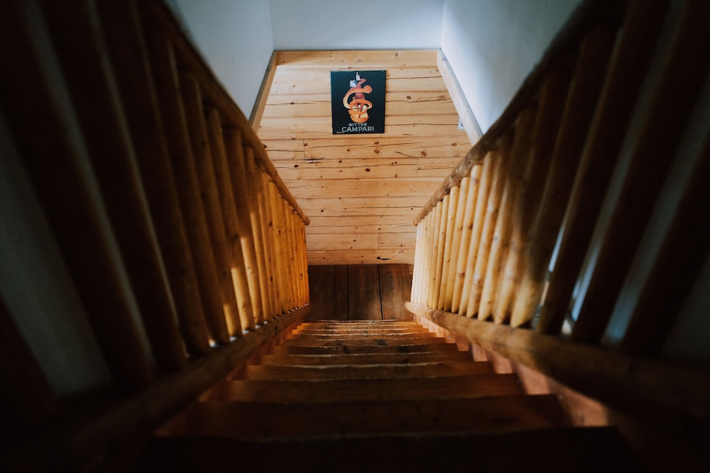Grand Cabin, 6 Bedrooms, Kitchenette (Not Pet Friendly) photo 3