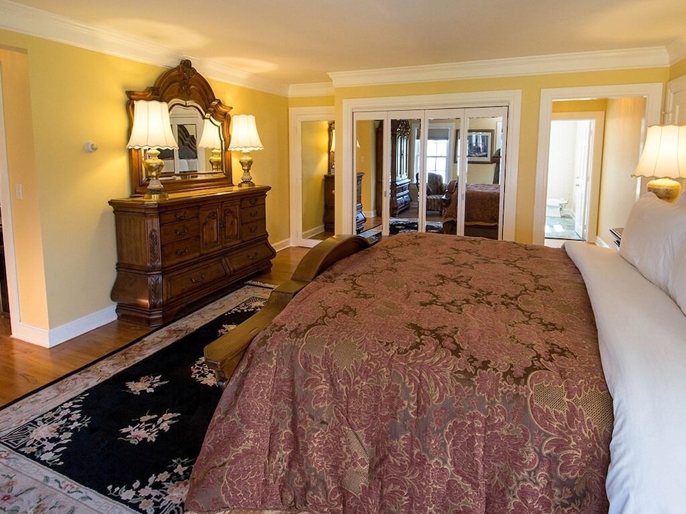 Luxury Double Room, Ensuite, Harbor View (The Royal) photo 2