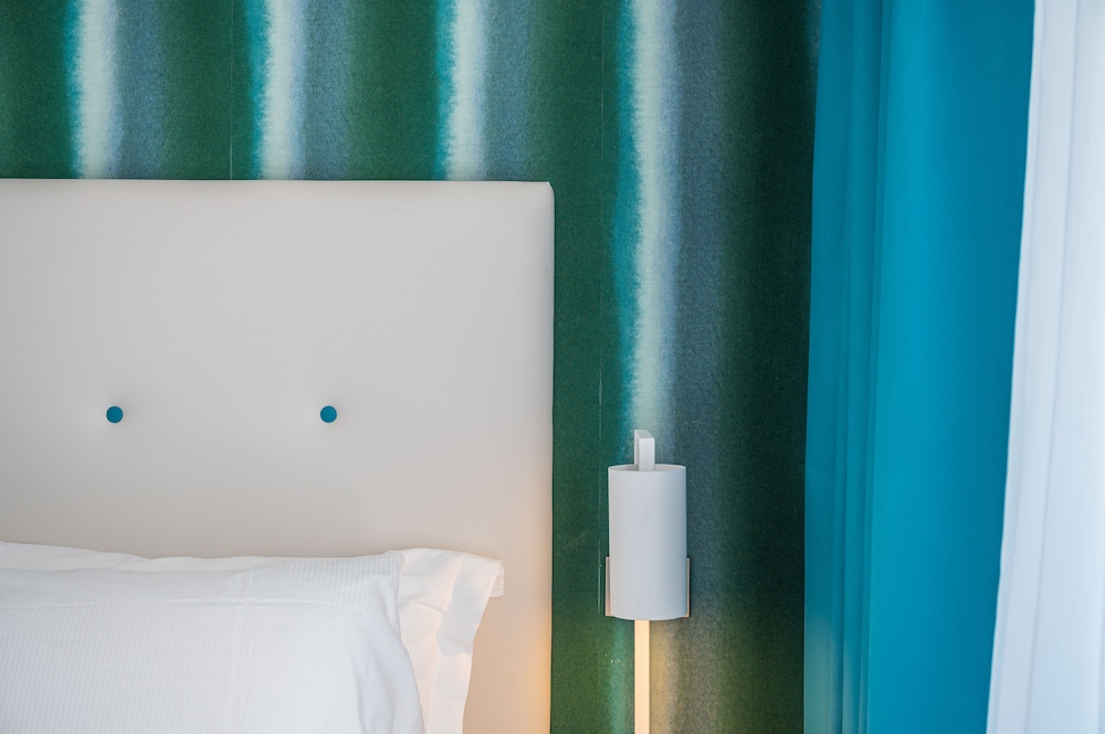 Deluxe Double Room, Balcony - Photo 9