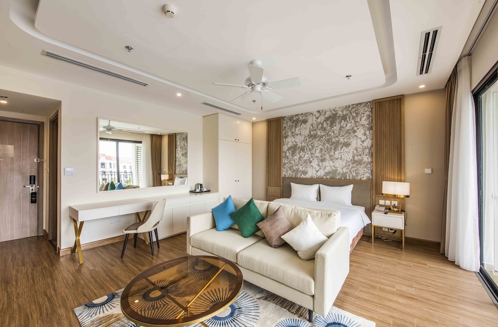 Studio Suite - VinWoders & Safari photo 2