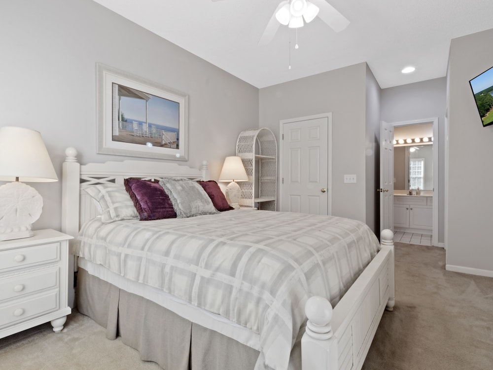 Condo, 3 Bedrooms