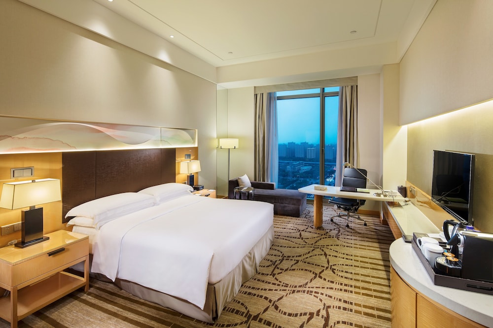 Executive Room, Club Lounge Access
