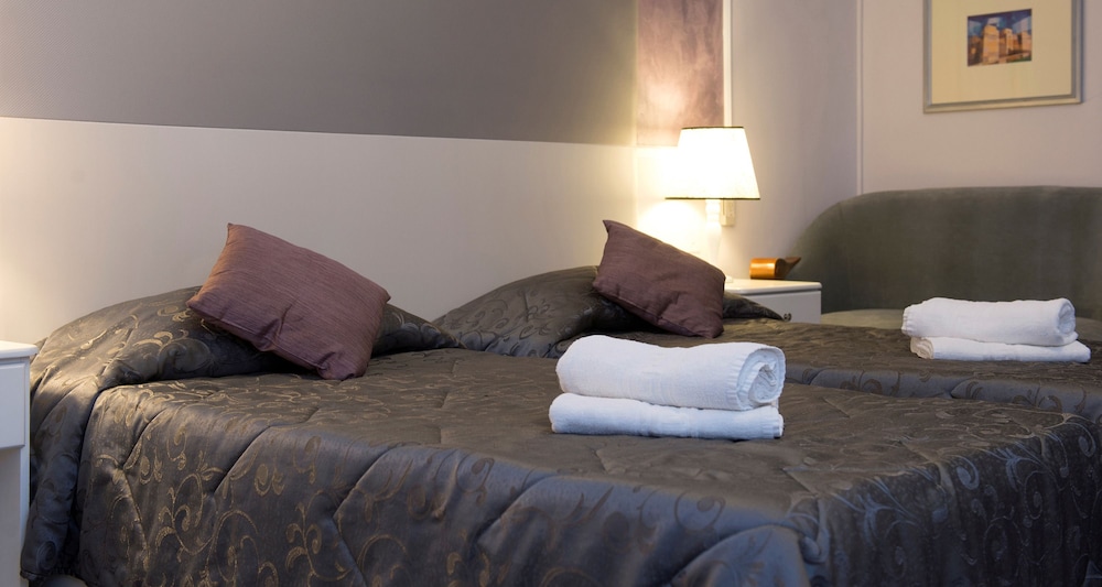 Standard Double or Twin Room (for single use) - Photo 3