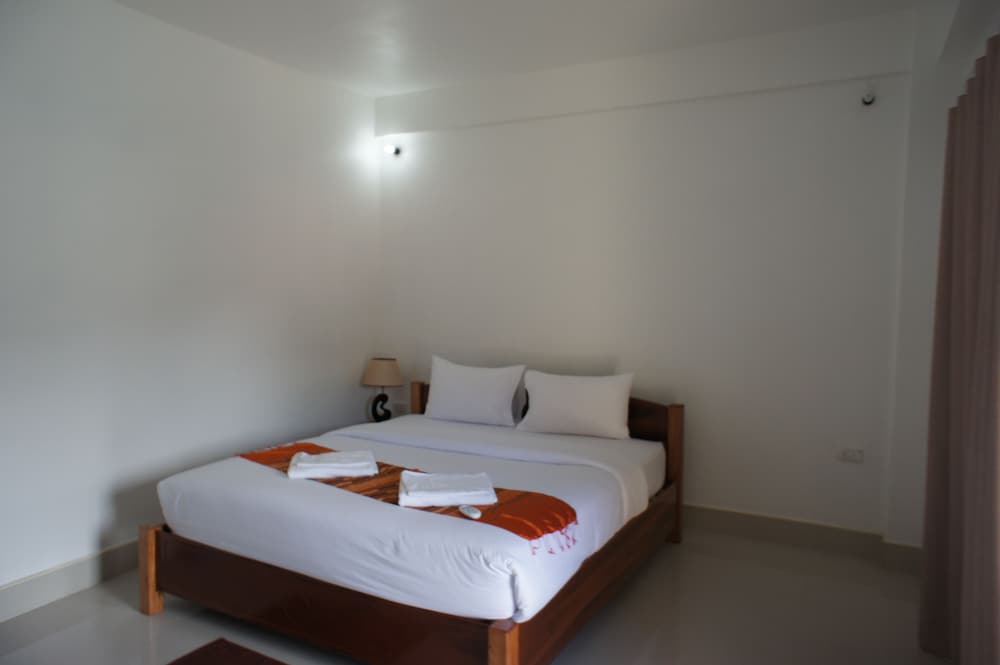 Single Room, Balcony